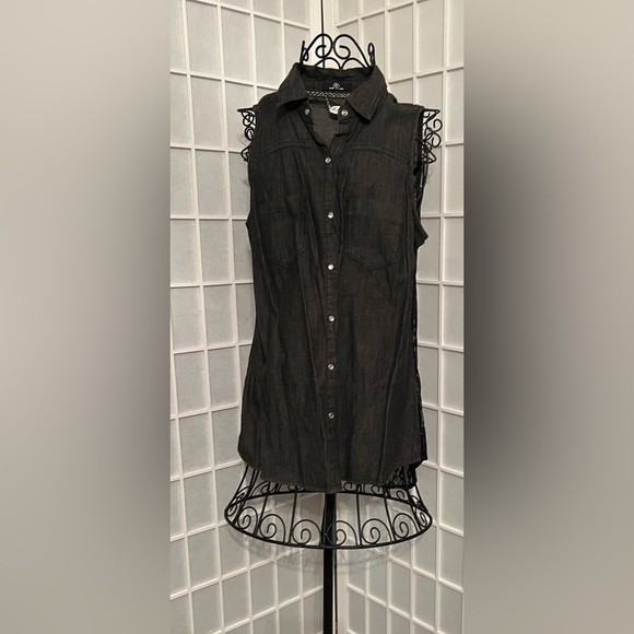 ALI & KRIS Black Denim Lace Back Button Down Top - Picture 2 of 6
